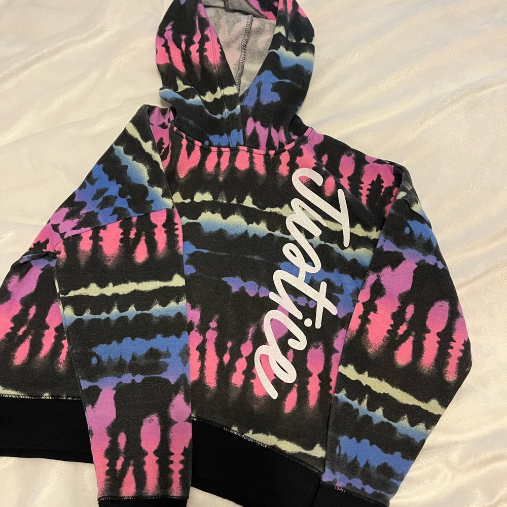 Gil’s Sweatshirt size 6/7. Justice Brand